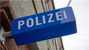 Alte Gurke statt Goldmünze für über 3.000 Euro gekauft Der Vater der Frau nahm das Paket an und bezahlte. (Symbolbild)