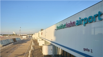Der Verkaufspoker um den insolventen Hunsrück-Flughafen Hahn geht vorerst weiter.