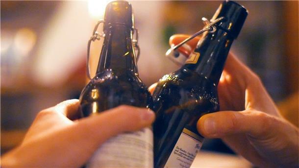 Das Coronavirus fördert den Griff zur Flasche Der vermeintliche Trostspender Alkohol wird zum Problem in der Corona-Krise: Suchtberatungsstellen verzeichnen bundesweit eine erhöhte Nachfrage von Hilfesuchenden.