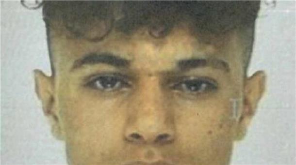 Polizei sucht mit diesem Foto nach 17-Jährigem aus Spaden Der vermisste Mohammed Omer Ali.