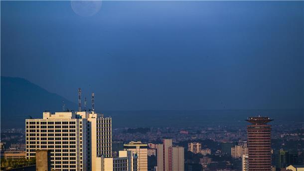 „Lonely Planet“: Deutschland 2024 keine Reise wert Der Vollmond steigt über den Hochhäusern von Nairobi auf. Kenias Hauptstadt erhebe „nun endlich ihren Anspruch auf den Status als globales Kulturzentrum“, heißt es im aktuellen „Lonely Planet“.