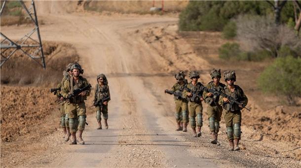 G7 an Israel: Menschenrechte achten und Rafah verschonen Der von Biden vorgestellte Plan sieht zunächst eine vollständige und uneingeschränkte Waffenruhe von sechs Wochen vor.