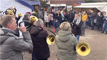 Der Weihnachtsmarkt an der Hipstedter „Sauhütte“ ist stets gut besucht. Dieses Jahr findet er am 14. und 15. Dezember statt.