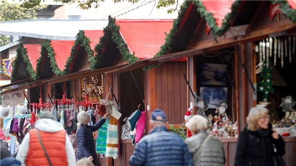 Der Weihnachtsmarkt in Essen-Steele hat als einer der ersten in Nordrhein-Westfalen geöffnet.