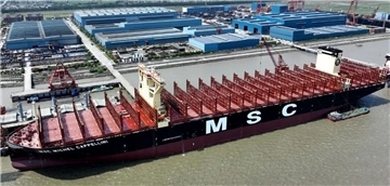 Der weltgrößte Containerfrachter „MSC Michel Cappellini“ wurde auf einer Werft in China gebaut. MSC will in diesem Jahr sechs dieser Schiffe in Fahrt bringen.