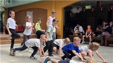 Kinder tanzen