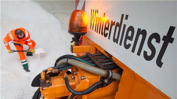 So läuft die Vorbereitung auf das Schneewochenende Der Winterdienst bekommt einiges zu tun: Für das Wochenende ist wieder Schnee für Bremerhaven und den Landkreis Cuxhaven angekündigt.