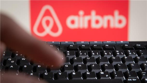 Der Wohnungsvermittlungsplattform Airbnb wird in Italien Steuerhinterziehung vorgeworfen. (Illustration)