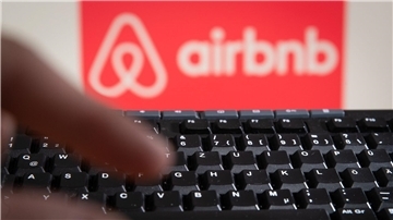 Der Wohnungsvermittlungsplattform Airbnb wird in Italien Steuerhinterziehung vorgeworfen. (Illustration)