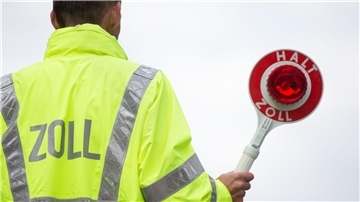 Der Zoll warnt vor illegalen importierten Lebensmitteln. (Symbolbild/Archivbild)