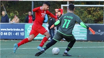Ilhan Tasyer vom SV Brake Fußball-Bezirksliga