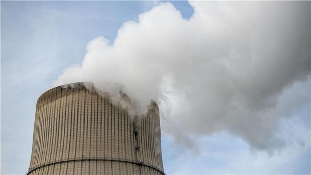 Faktencheck: Mehr Strom durch Wind/Sonne als durch Kernkraft Derzeit laufen in Deutschland nur noch die Kraftwerke Isar 2, Neckarwestheim 2 und Emsland.