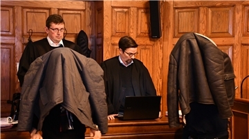 Derzeit müssen sich drei Brüder eines Familienclans vor Gericht verantworten.