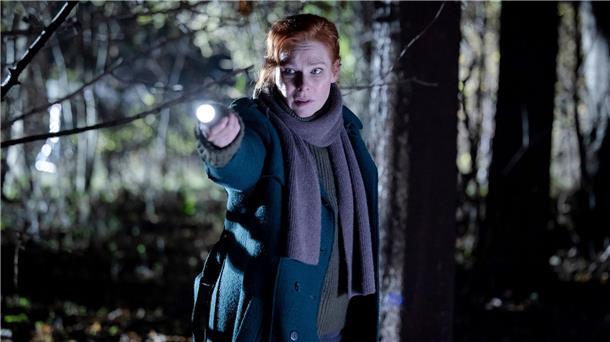Kochkurs mit fatalen Folgen – Charlotte-Link-Krimi im Ersten Detective Sergeant Kate Linville (Henny Reents) steht bei der Jagd nach einem Phantom vor mehreren Rätseln.
