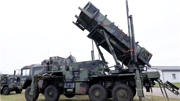 Deutschland unterstützt die Ukraine mit drei Patriot-Flugabwehrraketenstaffeln.