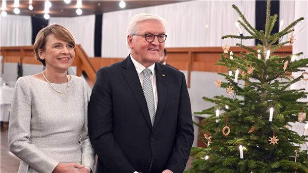 Deutschlands First Lady Elke Büdenbender (60) legt seit vielen Jahren Wert auf Weihnachten im großen Familienkreis.