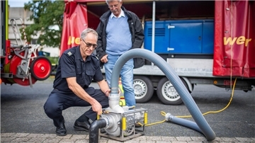Klarstellung: Aufbau einer Leherheider Feuerwehr ist nicht geplant Dezernent Peter Skusa (hinten) und Feuerwehr-Chef Jens Cordes ordnen Aussagen ein.