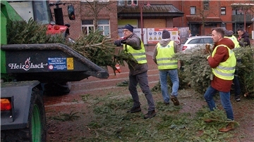 Schredderaktion auf dem Marktplatz in Nordenham