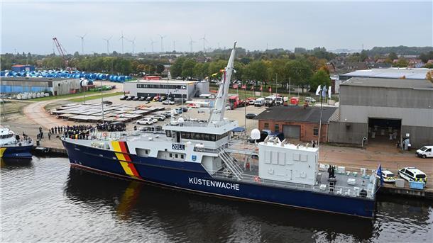 Neues Zollschiff patrouilliert emissionsarm in der Nordsee Die 55 Meter lange „Emden“ ersetzt ein 1988 in Dienst gestelltes namensgleiches Einsatzschiff.