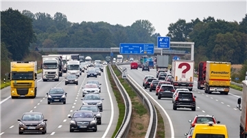 Die A1-Anschlussstelle Bockel in Fahrtrichtung Hamburg wird für Bauarbeiten gesperrt. Verkehrsteilnehmende müssen Umleitungen nutzen.