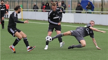 Spielszene des TSV Abbehausen mit Bjarne Böger
