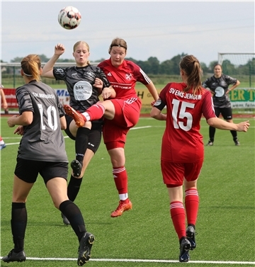 TSV Abbehausen gegen den Ems Jemgum in der Frauenfußball-Bezirksliga