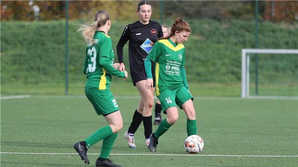 Fußballspiel der Frauen des TSV Abbehausen mit Alina Sophie Bauschke