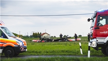 Die Absturzstelle mit den Trümmern der zwei Flugzeuge bei Gera.