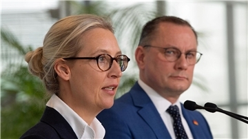 Die AfD-Chefs Alice Weidel (l) und Tino Chrupalla.