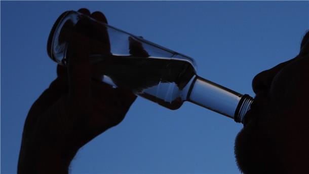 Studie: Starke Zunahme von Alkoholsucht Die Alkoholsucht unter Beschäftigten steigt im Zehn-Jahres-Vergleich.