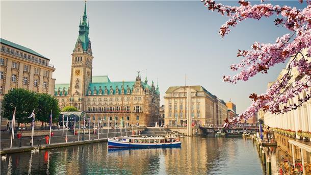 Die Alster ist nur eine von vielen Sehenswürdigkeiten in der Hansestadt Hamburg.