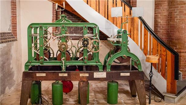 Ein altes, mechanisches Uhrwerk. 