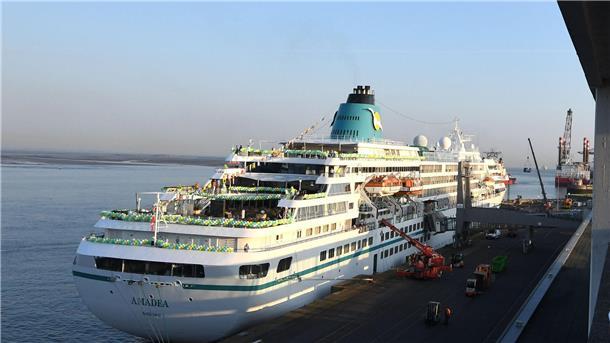 Ausgebucht: Die „Amadea“ fährt wieder nach Island Die „Amadea“ an der Columbuskaje in Bremerhaven.