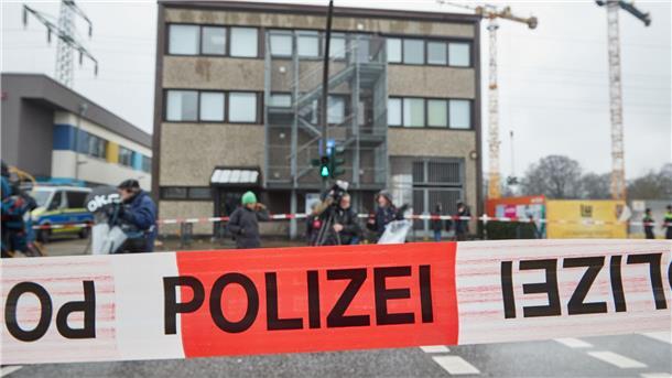Erneute Debatte über Waffengesetz nach Amoktat in Hamburg Die Amoktat in Hamburg hat eine Debatte über das Waffengesetz in Deutschland ausgelöst.