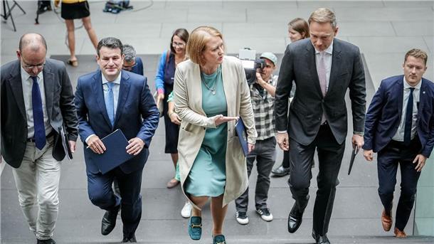 Die Ampel-Koalition hat sich über die Eckpunkte der Kindergrundsicherung geeinigt.