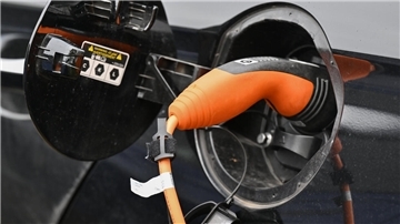 Die Ampel muss sparen - das trifft auch den Umweltbonus für Elektroautos. Der ist schon bald Geschichte. Wann genau die Förderung ausläuft ist noch offen.