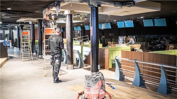 Noch vor Ostern sollen die Bälle im „Beyond Bowling“ rollen Die Arbeiten im „Beyond Bowling“ in der Langener Landstraße befinden sich im Endspurt.