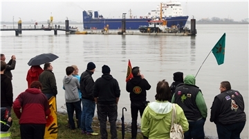 Die "Atlanic Osprey" , die 2012 den Nordenhamer Hafen mit Brennelementen anlief, musste später wegen Mängeln verschrottet werden. Daher fordert der Arbeitskreis Wesermarsch für die jetzigen Transportschiffe eine Hafenstaatkontrolle.