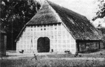 Die Aufnahme zeigt den Königshof vor Ausbruch des I. Weltkrieges im Jahr 1914.