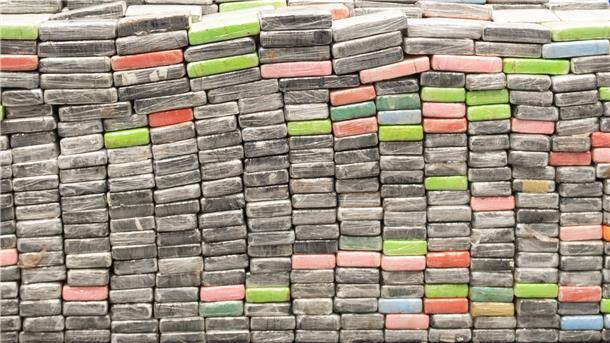 Die Aufnahme zeigt sichergestellte Kokainpakete aus einem Fund in Hamburg. In Bremerhaven soll in diesem Jahr so viel Kokain sichergestellt worden sein wie noch nie. Die Ermittler aber schweigen dazu.