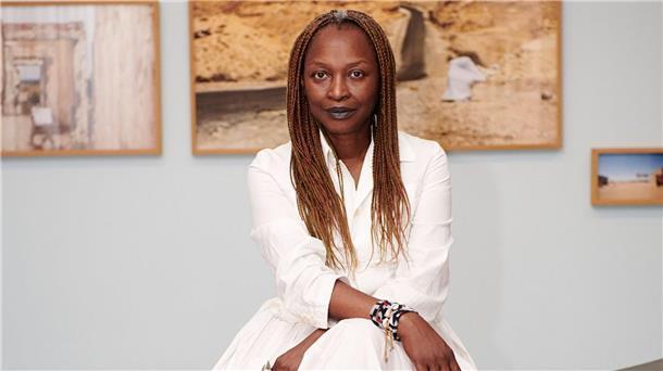 Kunstbiennale-Macherin Koyo Kouoh gestorben Die aus Kamerun stammende Künstlerin Koyo Kouoh sollte 2026 die 61. Ausgabe der Kunstbiennale in Venedig kuratieren.