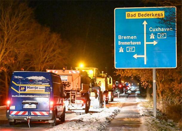 Bauernproteste: Heute Morgen wird der Hafen in Bremerhaven blockiert Die Autobahnauffahrten bei Bremerhaven sind bereits am frühen Morgen blockiert.