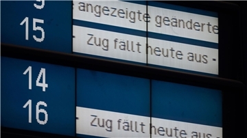 Die Bahn warnt vor Folgeschäden von Metalldiebstahl - so komme es zu Zugausfällen und Verspätungen.