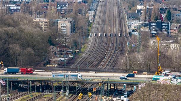 Bahn sperrt in Osterferien wichtige Strecken Die Bauarbeiten rund um Duisburg und Essen haben zu Ostern die größten Auswirkungen.