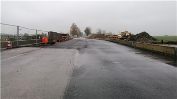 Die Baustelle an der B211 bei Barghorn. Dort wird die Fahrbahn „umgelegt“, wodurch es zu Veränderungen für Verkehrsteilnehmer kommt.