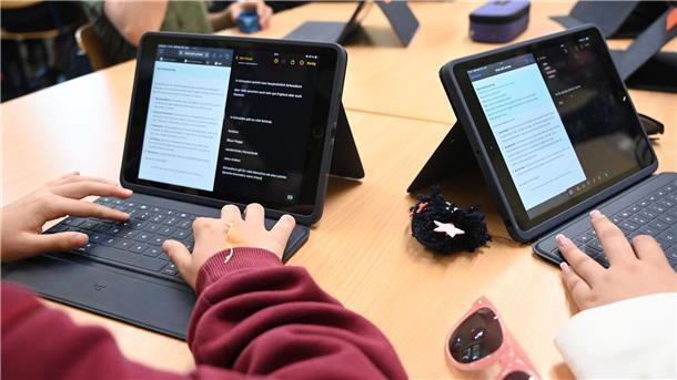Die Bedeutung von Künstlicher Intelligenz in der Schule wächst. (Archivbild)