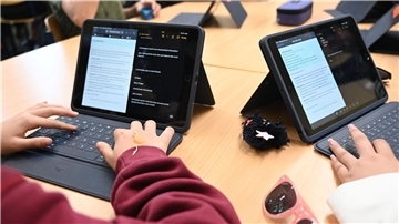 Die Bedeutung von Künstlicher Intelligenz in der Schule wächst. (Archivbild)