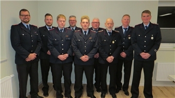 Die beförderten und geehrten Feuerwehrleute 
