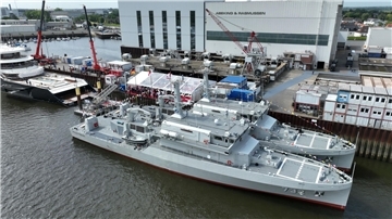 Die beiden Schiffe „KRI Pulau Fani-731“ und „KRI Pulau Fanildo-732“ sind aus nicht-magnetisierbarem Spezialstahl gebaut.