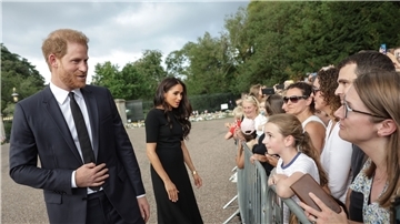 Die Beliebtheitswerte von Harry und Meghan sacken weiter ab.